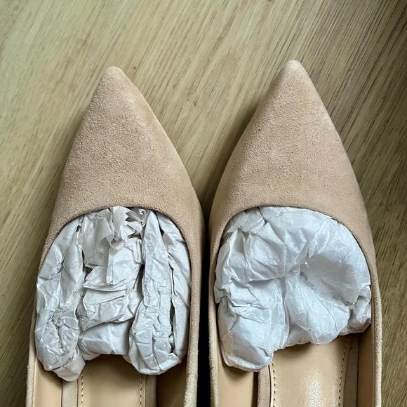 NW Vince Camuto Retsie Pump/ Heels, Nude Suede Pointed-Toe Pumps - Picture 3 of 8